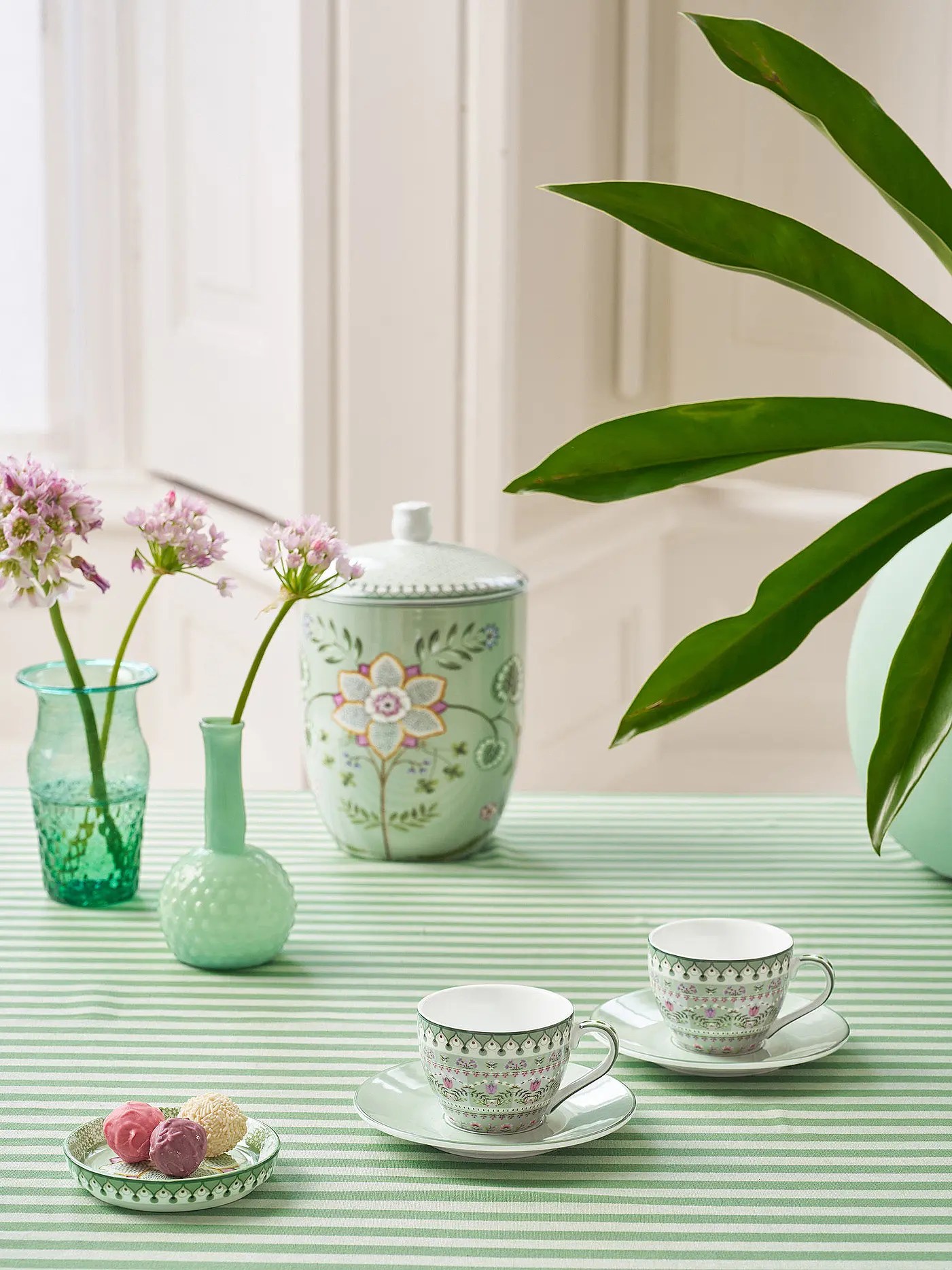 PIP STUDIO | Espresso Tassen mit Untertassen 2er Set  LILY & LOTUS 120ml | hellgrün